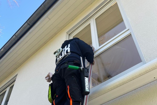 Glasreinigung und Fensterreinigung in Düsseldorf – RUX GmbH