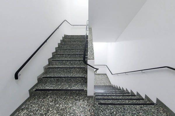 Treppenhausreinigung in Düsseldorf – RUX GmbH